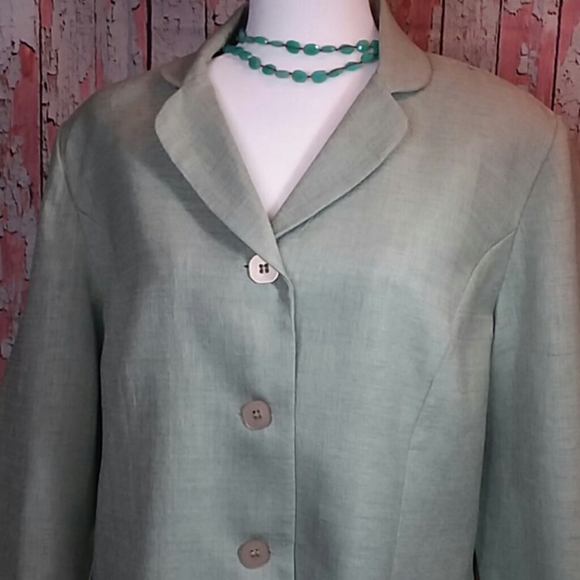 Leslie Fay Jackets & Blazers - Top and Skirt set by Leslie Fay.